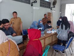 Permudah Warganya, Pemdes Ciangsana Bareng BPJS Jemput Bola Bikin Kartu Peserta