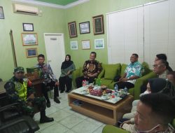 Didatanggi Anggota DPRD Kabupaten Lingga, Kades Gunung Putri Paparkan Program Desa Digital