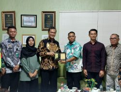 Anggota Dewan Ini Sebut Kades Gunung Putri Daman Huri Layak Jadi Bupati