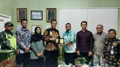 Anggota Dewan Ini Sebut Kades Gunung Putri Daman Huri Layak Jadi Bupati