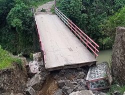 Jembatan Roboh, Akses Warga Desa Babakan Madang Terputus