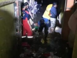 Gegara Sampah, Ratusan Kios di Pasar Ciawi Terendam Banjir