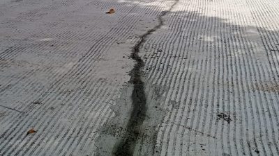 Beton Jalan Klapanunggal-Dayeuh Retak, Achmad Fathoni: Jika Terbukti Ada Kelalaian, Blacklist Saja