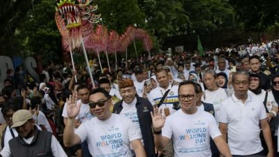 Jalan Kaki Bersama Warga Bogor, Ridwan Kamil Sampaikan Hal Penting Ini
