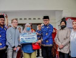 Mensos Risma Berikan Santunan Korban Tanah Longsor di Kota Bogor, Ini Kata Bima Arya