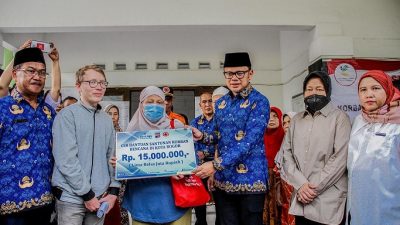 Mensos Risma Berikan Santunan Korban Tanah Longsor di Kota Bogor, Ini Kata Bima Arya