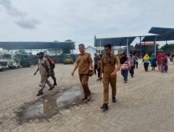 Belum Ada Keputusan, Emak-emak di Desa Gunung Putri Ontrog Pool PT SBS