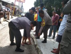 Gegara Kaget, Mobil Ford Tabrak Tiga Angkot di Tamansari