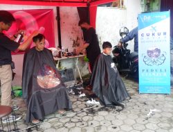 Cara Unik Tukang Cukur Deft Barber Galang Dana untuk Korban Gempa Cianjur