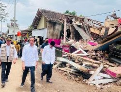 Jokowi Tinjau Langsung Episentrum Gempa Cianjur, Sampaikan Hal Penting Ini