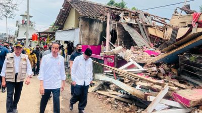 Jokowi Tinjau Langsung Episentrum Gempa Cianjur, Sampaikan Hal Penting Ini