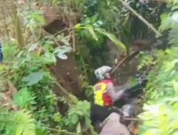 Salurkan Bantuan ke Daerah Terisolasi di Cianjur, Tim Trail Polda Jabar Terperosok ke Parit