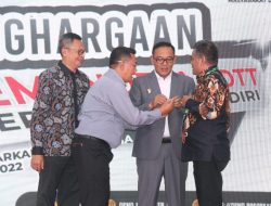 Pemdes Dayeuh Raih Penghargaan IDM Tertinggi se-Kabupaten Bogor