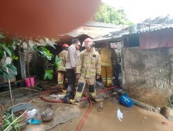 Korsleting Listrik, Kontrakan di Tlajung Udik Ludes Dilalap Sijago Merah