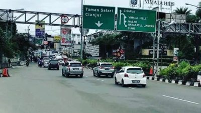 Libur Imlek, Polisi Berlakukan One Way Kendaraan Arah Jakarta dari Jalur Puncak