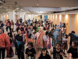 Anak Difabel Antusias Menari Diiringi Lagu Sinanggar Tulo Bersama Yantie Rachim