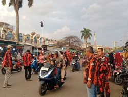 PAC Pemuda Pancasila Gunung Putri Bagikan 600 Paket Takjil Untuk Warga