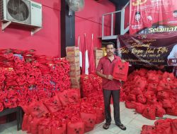 Muad Khalim Bagikan Ribuan Paket Sembako Untuk Masyarakat