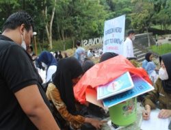 Keren Nih! Mahasiswa IPB University Tukar Sampah Jadi Takjil