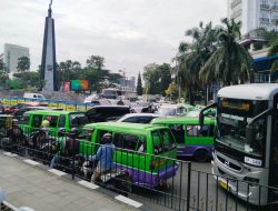 Pengemudi Angkot keluhkan Kemacetan Dua Jalur lingkar Istana KRB