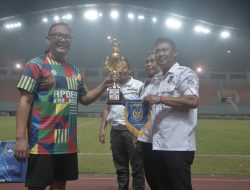 Iwan Setiawan Hadiri Pertandingan Persahabatan Antar DPC Apdesi di Pakansari, Ini Pesannya