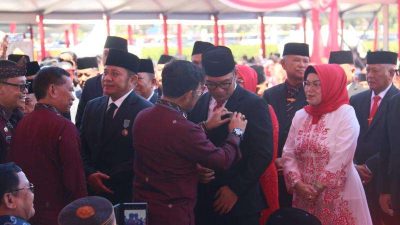 Ridwan Kamil Raih Penghargaan Satyalancana Wira Karya dari Jokowi