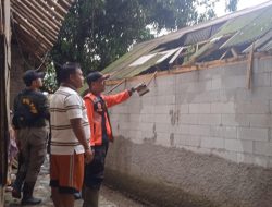 Akibat Angin Kencang, Dua Rumah di Cigudeg Hancur Tertimpa Pohon Tumbang, 2 Orang Luka-luka