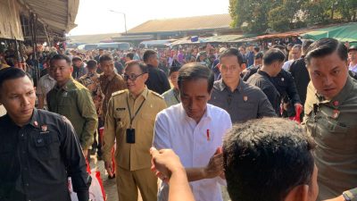 Plt Bupati Bogor Dampingi Presiden Jokowi Cek Harga Pangan di Pasar Parungpung Gunung Sindur