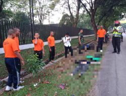 Adu Banteng di Depan Mercedes Benz Gunung Putri, Satu Pemotor Tewas