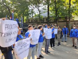 Katar Desa Limusnunggal Ontrog PT Rusli Vinilon Sakti, Tuntut Tenaga Kerja dari Lingkungan