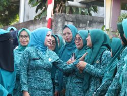 Halimatu Sadiyah Iwan Lakukan Monev 10 Program PKK Desa Karang Asem Timur
