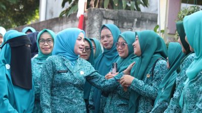 Halimatu Sadiyah Iwan Lakukan Monev 10 Program PKK Desa Karang Asem Timur