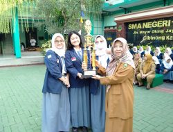 Keren, SMAN 1 Cibinong Raih Juara Debat Bahasa Inggris Tingkat Kabupaten Bogor