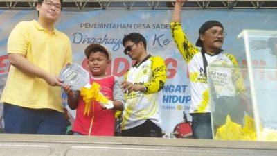 Cuma Modal Rp2 Ribu, Bocah 8 Tahun Asal Desa Sadeng Dapet Undian Motor