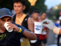 AQUA Hadir Penuhi Kebutuhan Hidrasi Pelari Maybank Marathon 2023