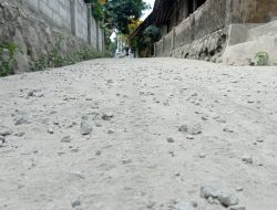 Astagfirullah! Jalan Rabat Beton Desa Cikutamahi Cariu Rusak Parah, Padahal Baru Dibangun