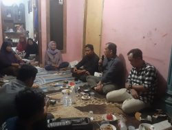 Sambil Silaturahmi, Kang AW Berikan Pendidikan Politik ke Warga Desa Kemang