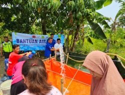 Peduli, AQUA Salurkan Air Bersih ke Masyarakat Jawa Barat