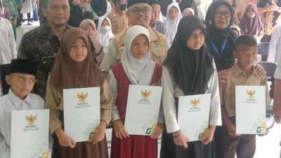 Kerjasama dengan Disdik, Baznas Kabupaten Bogor Santuni 350 Pelajar di 7 Kecamatan
