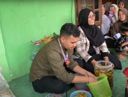 Mahasiswa IPB University Sosialisasikan Pembuatan Ecobrick dan Eco Enzym di Desa Sinarsari Dramaga
