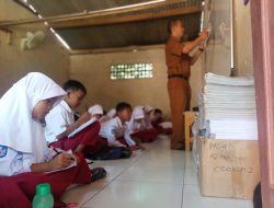 Miris! Hanya Berjarak 30 KM dari Istana Bogor, Siswa SDN Cidokom 2 Rumpin Masih Belajar di Lantai