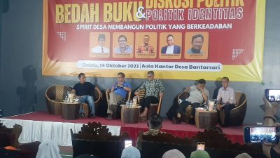 Rocky Gerung Bedah Buku Politik Identitas dan Diskusi Politik di Desa Bantarsari Rancabungur