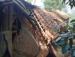 Bangunan Ponpes di Desa Sukamaju Cigudeg Roboh Akibat Diterjang Angin Kencang