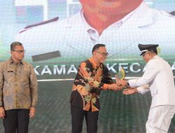 Sambil Launching “Lapor Pak”, Iwan Setiawan Beri Penghargaan Para Wajib Pajak Terbaik