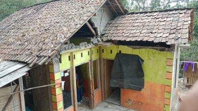 Akibat Pergeseran Tanah, 9 Jiwa Warga Sukasari Rumpin Terpaksa Diungsikan