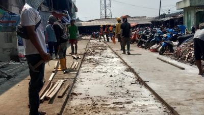 Progres Jadi Lambat, Pekerja Relokasi TPS Pedagang Pasar Leuwiliang Keluhkan Parkir Liar