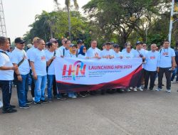 Menteri Teten Masduki Ikuti Jalan Santai Launching HPN 2024 di Silang Monas