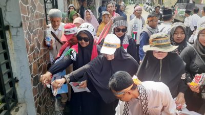 Peduli Palestina, Emak-emak Desa Bantarsari Rancabungur Bakar dan Buang Produk Pro Israel