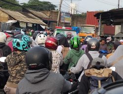 Kemacetan Berjam-jam di Jalan Pahlawan Citeureup