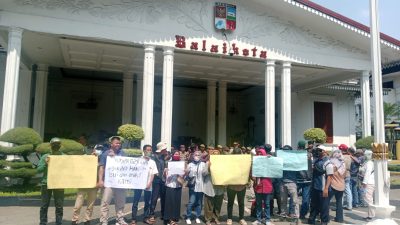 Puluhan Eks Karyawan PDJT Geruduk Balai Kota Bogor, Tuntut Pembayaran Gaji Sesuai Putusan MA
